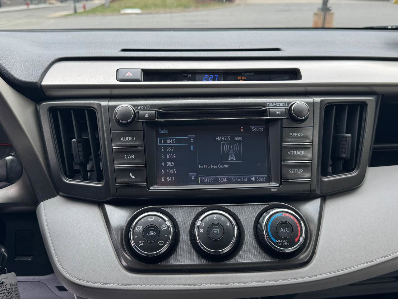 Used 2015 Toyota RAV4 LE image 17