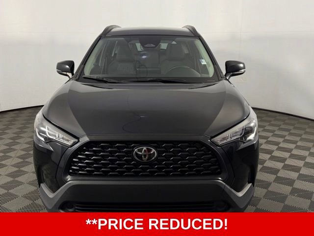 Used 2024 Toyota Corolla Cross LE FWD image 2