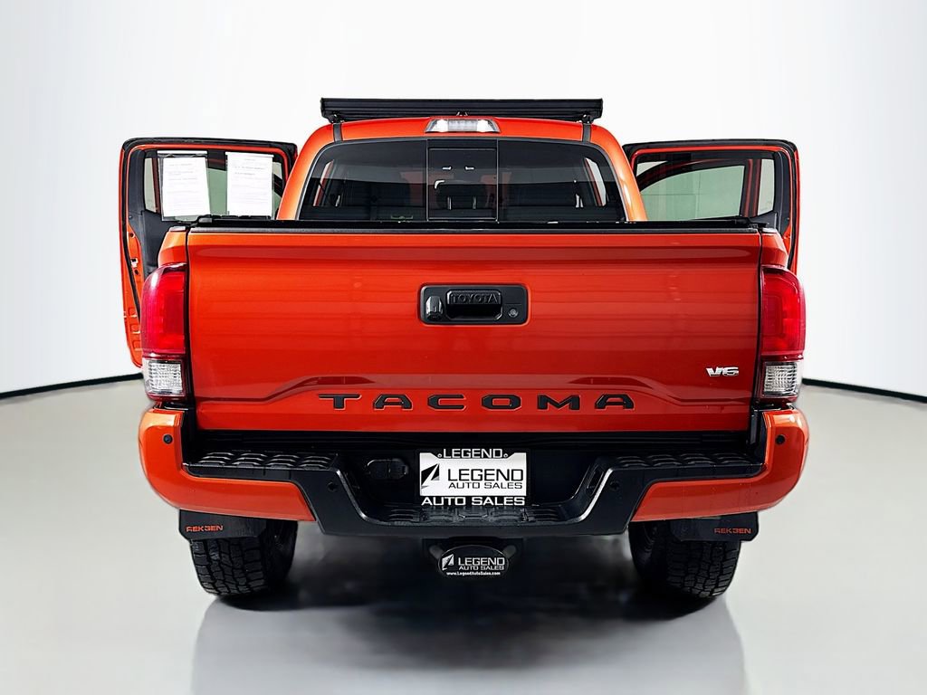 Used 2018 Toyota Tacoma TRD Off-Road image 23