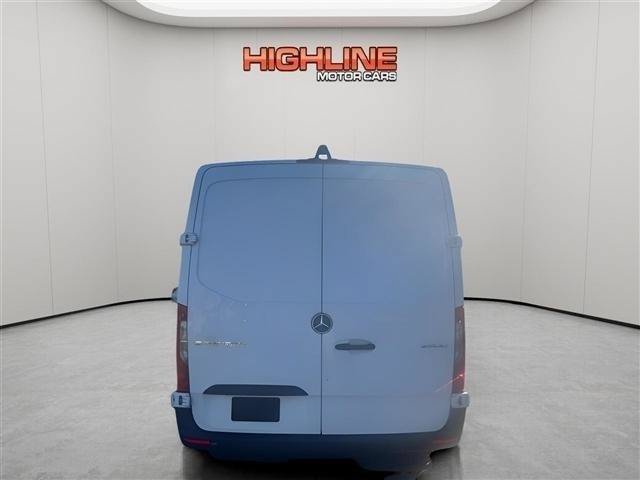 Used 2021 Mercedes-Benz Sprinter 2500 image 6