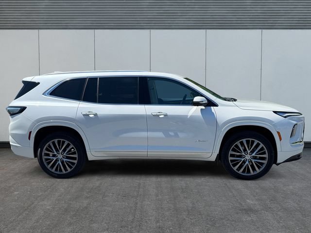 Used 2025 Buick Enclave Avenir AWD/4WD image 6