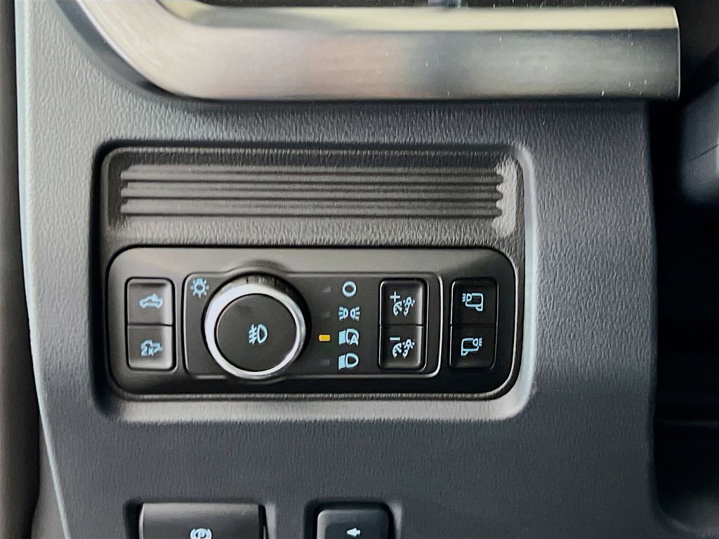 New 2026 Ford F250 Lariat w/ Black Appearance Package image 19