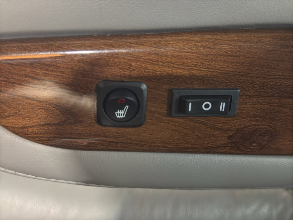 Used 2023 GMC Savana 2500 RWD image 38