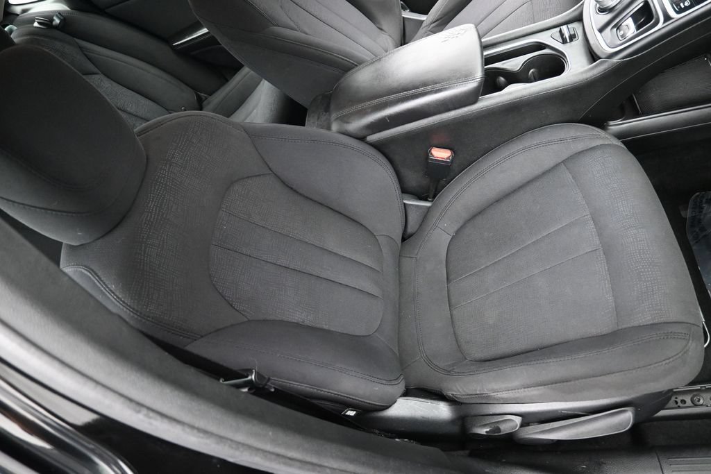 Used 2015 Chrysler 200 Limited FWD image 19