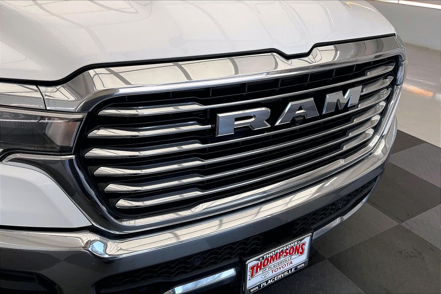 Used 2025 RAM 1500 Laramie AWD/4WD image 31
