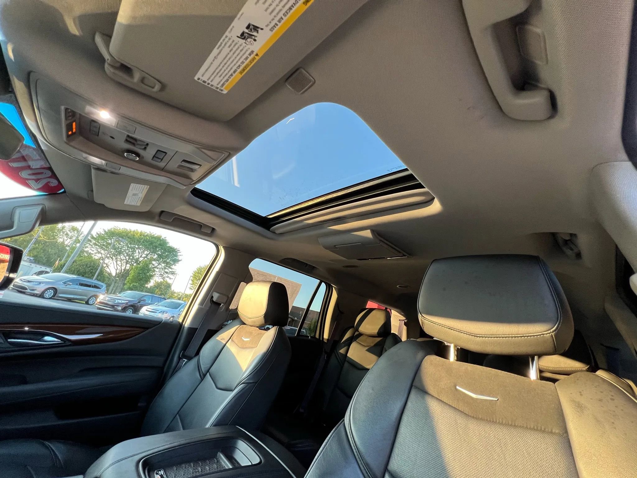 Used 2017 Cadillac Escalade Premium Luxury image 15