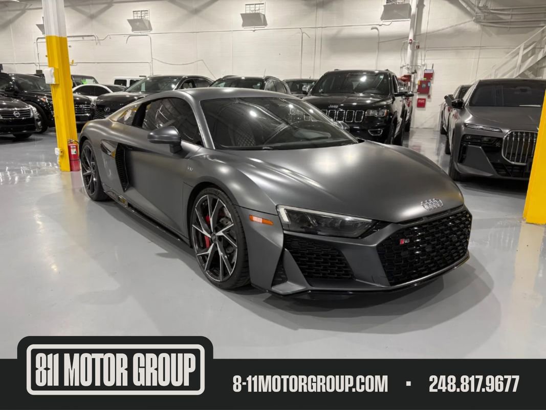 Used 2021 Audi R8 V10 w/ Premium Package image 1