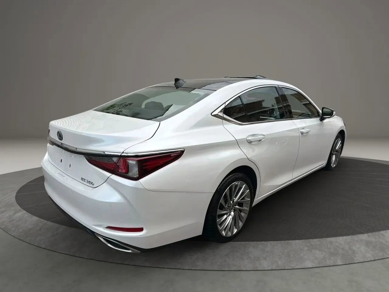 Used 2019 Lexus ES 350 image 5