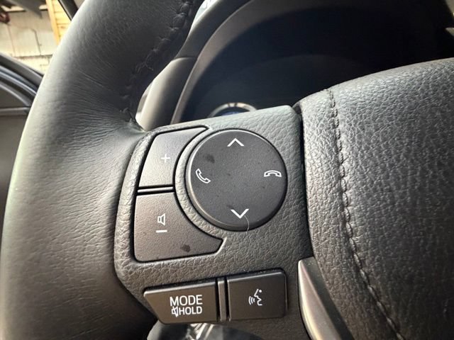 Used 2017 Toyota Corolla SE w/ Carpet Mat Package (TMS) FWD image 24