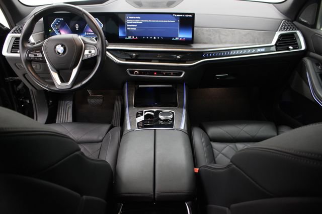 Used 2025 BMW X5 xDrive40i w/ Climate Comfort Package image 11