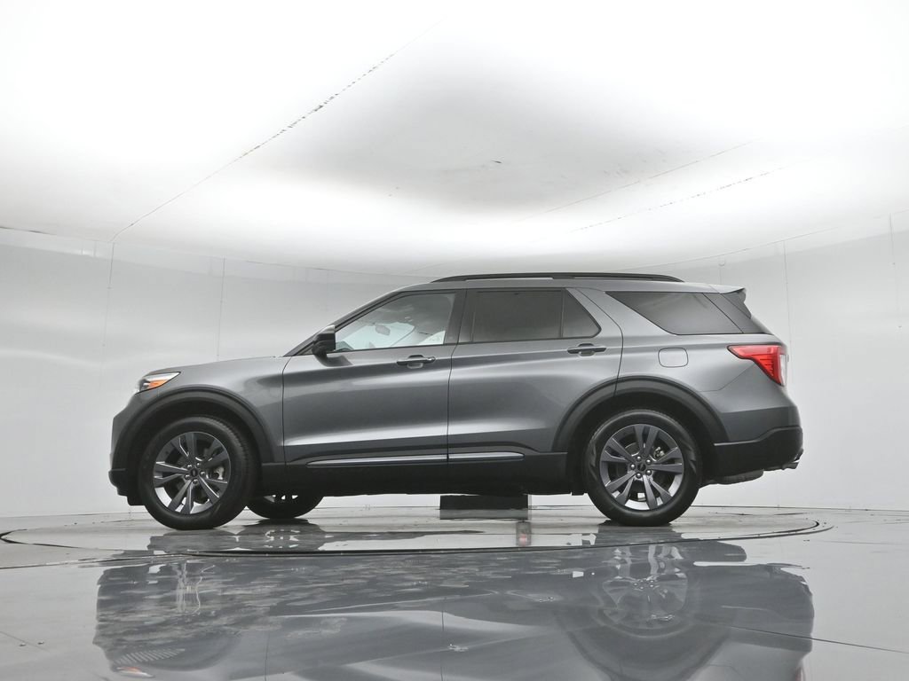 Used 2023 Ford Explorer XLT w/ Equipment Group 202A RWD image 55