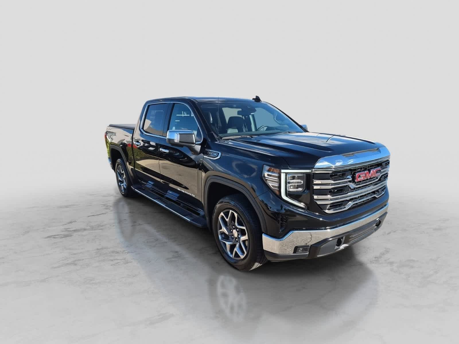 Used 2025 GMC Sierra 1500 SLT w/ SLT Premium Package AWD/4WD image 2