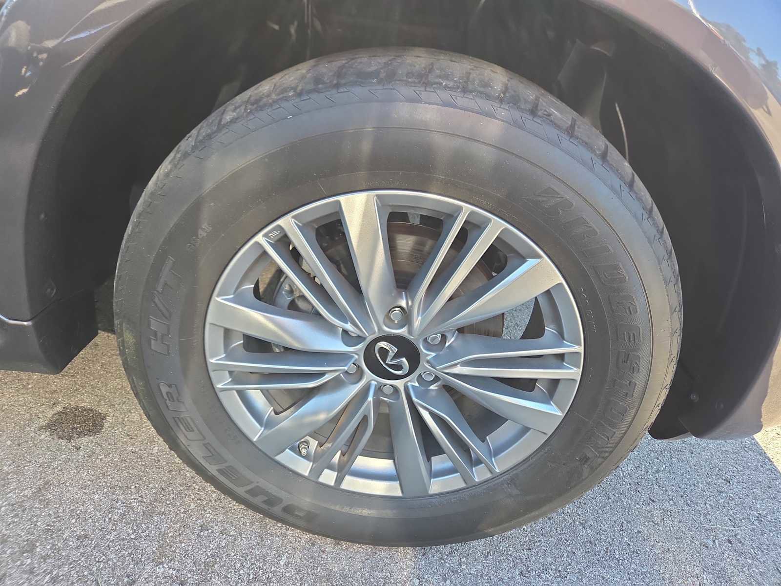 Used 2024 INFINITI QX80 Luxe RWD image 2