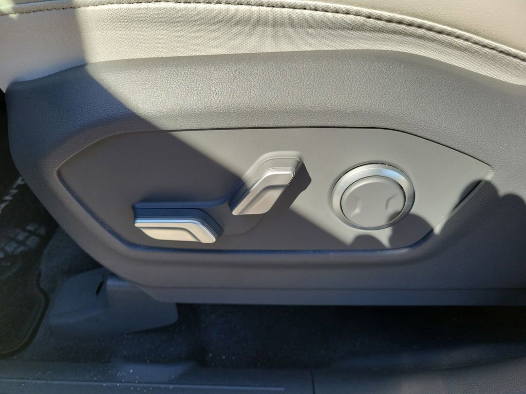 Certified 2025 Hyundai Santa Fe SEL image 22