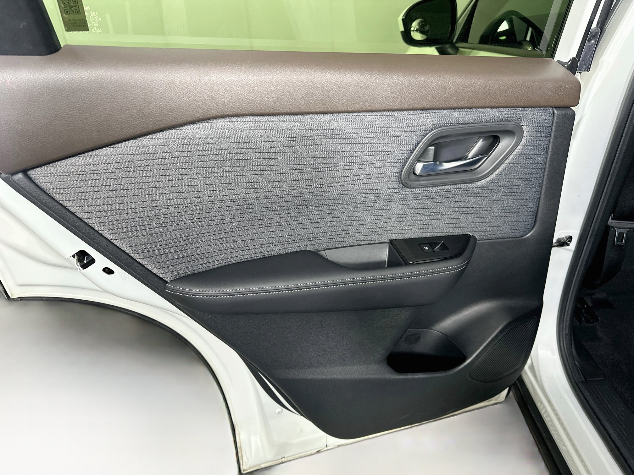 Used 2023 Nissan Rogue SV FWD image 25