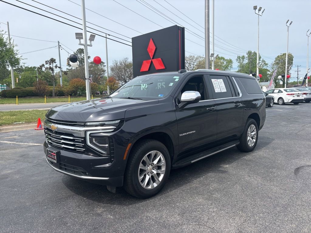 Used 2025 Chevrolet Suburban Premier RWD image 2