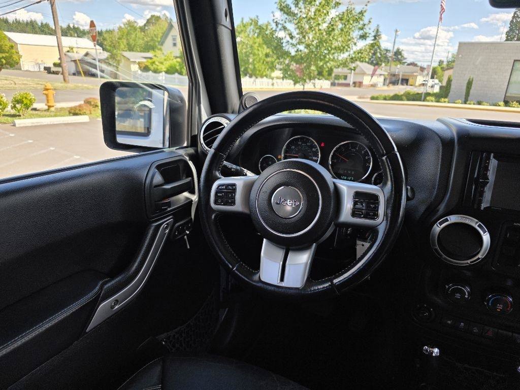 Used 2013 Jeep Wrangler Unlimited Sport AWD/4WD image 10