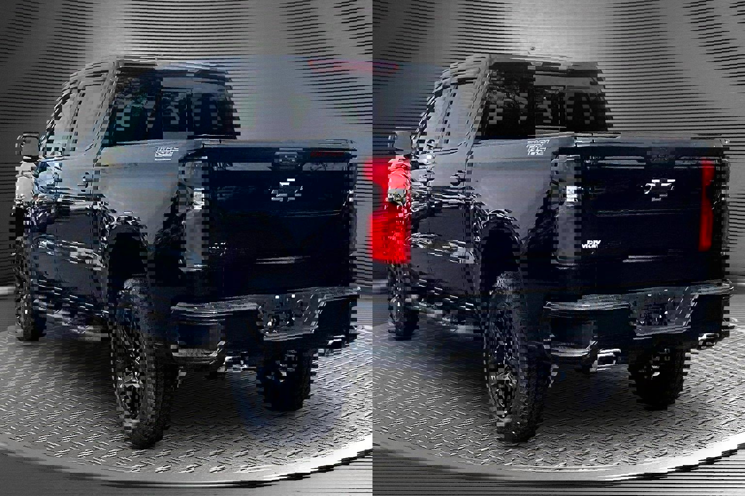 Used 2025 Chevrolet Silverado 1500 LT Trail Boss w/ Convenience Package II image 4