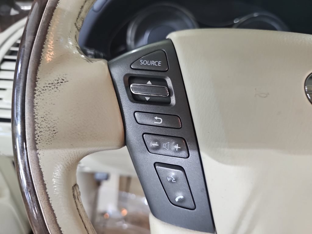 Used 2012 INFINITI QX56 4WD w/ Deluxe Touring Pkg image 23