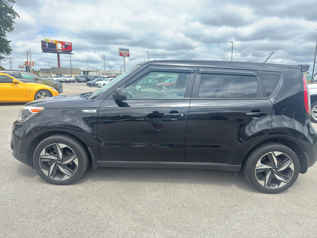 Used 2017 Kia Soul + FWD image 6