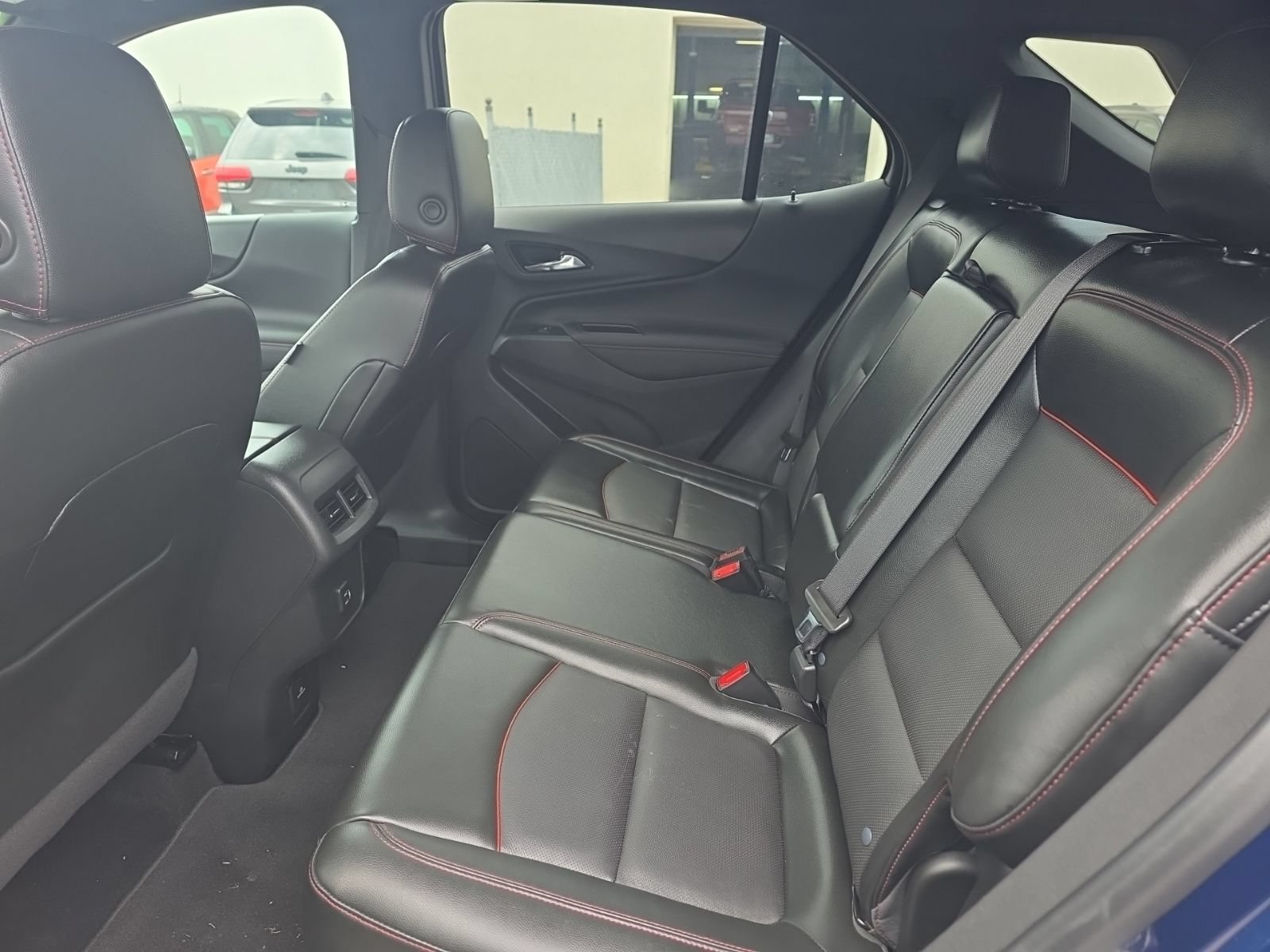 Used 2023 Chevrolet Equinox RS w/ RS Leather Package FWD image 9