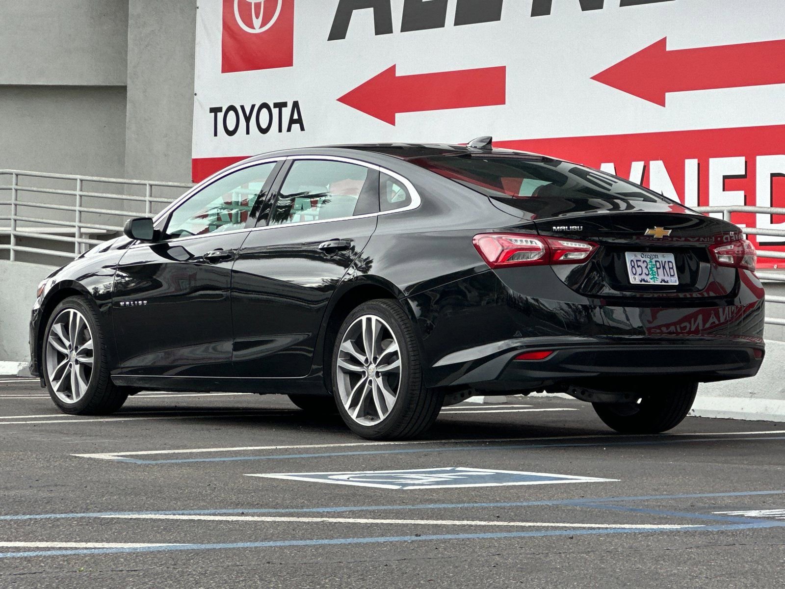 Used 2024 Chevrolet Malibu LT image 3