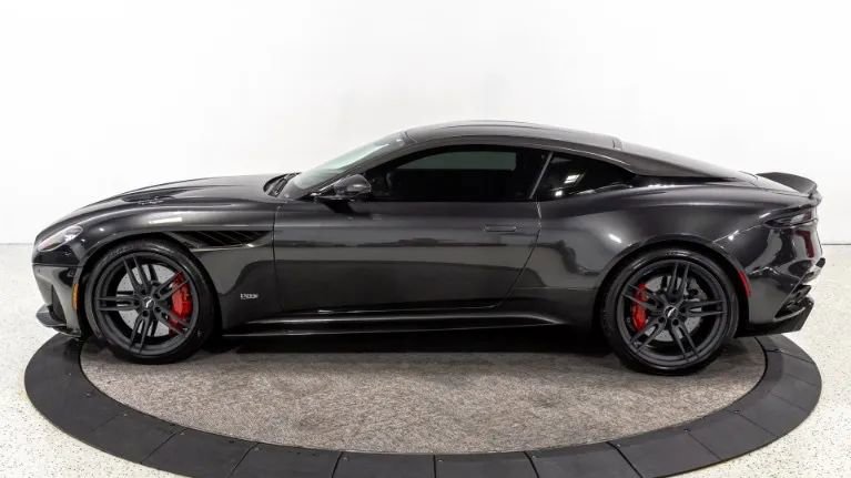 Used 2019 Aston Martin DBS Superleggera image 9