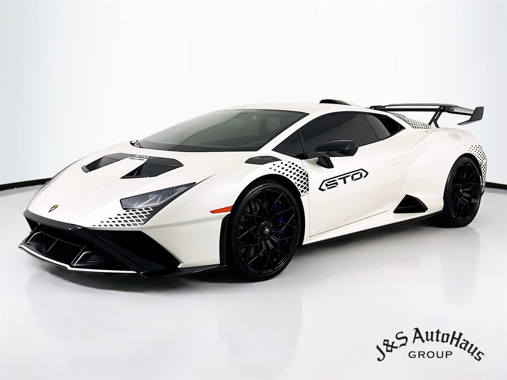 Used 2023 Lamborghini Huracan STO image 3