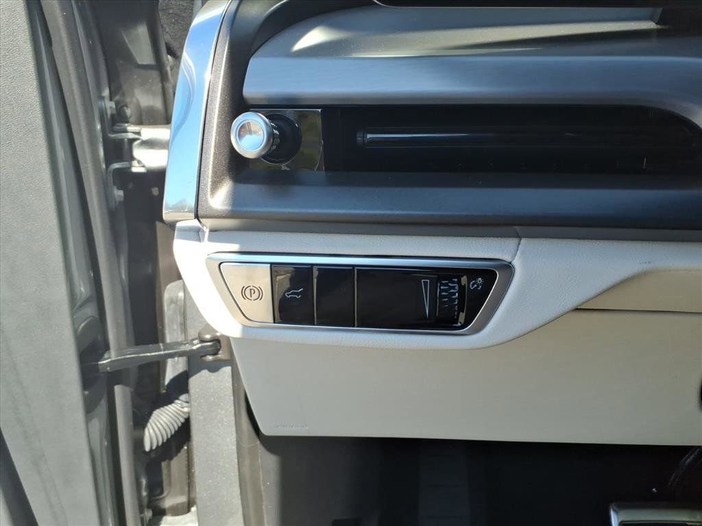 Used 2026 Cadillac Vistiq Luxury image 10