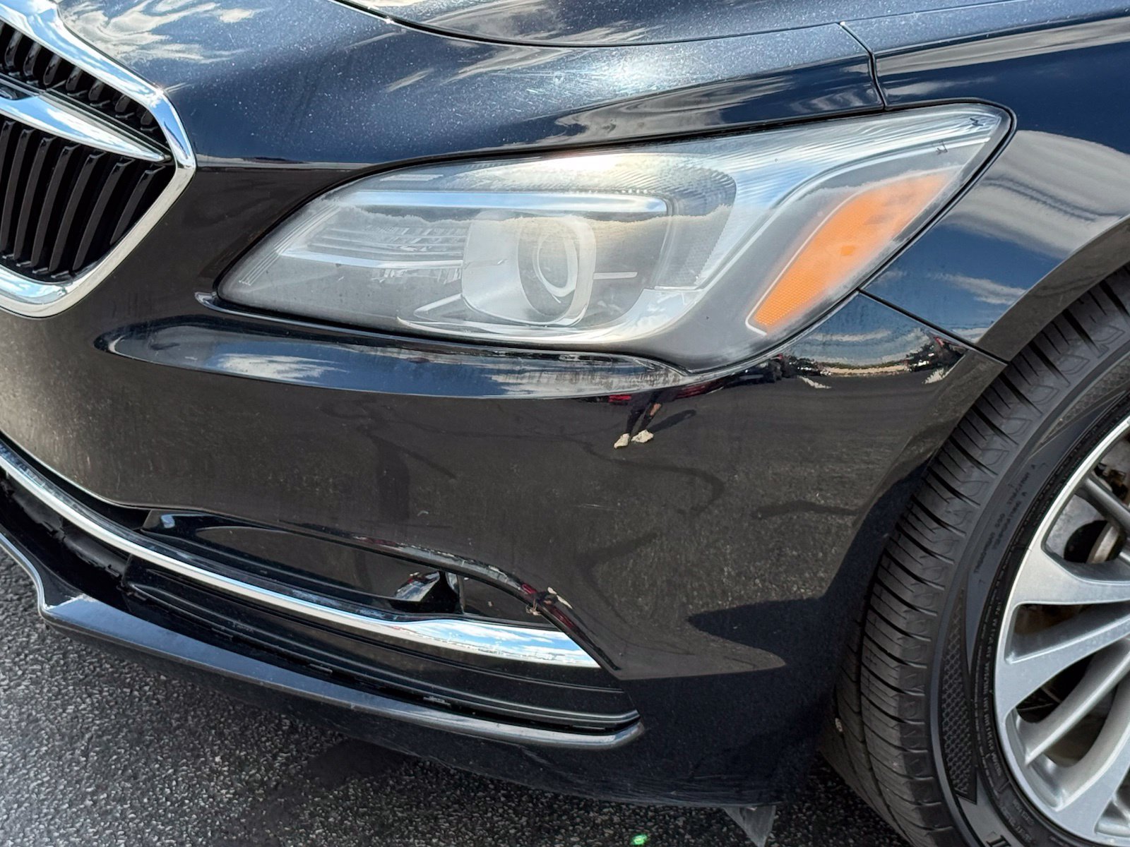 Used 2019 Buick LaCrosse Essence w/ Sun and Shade Package AWD/4WD image 10