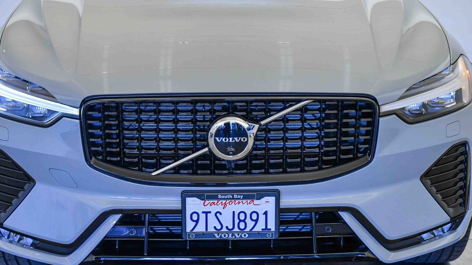 Certified 2025 Volvo XC60 B5 Ultra w/ Protection Package Premier image 7