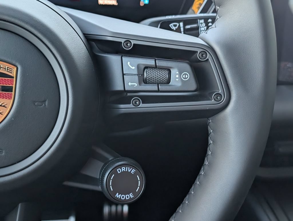 New 2025 Porsche Macan 4S Electric AWD/4WD image 22