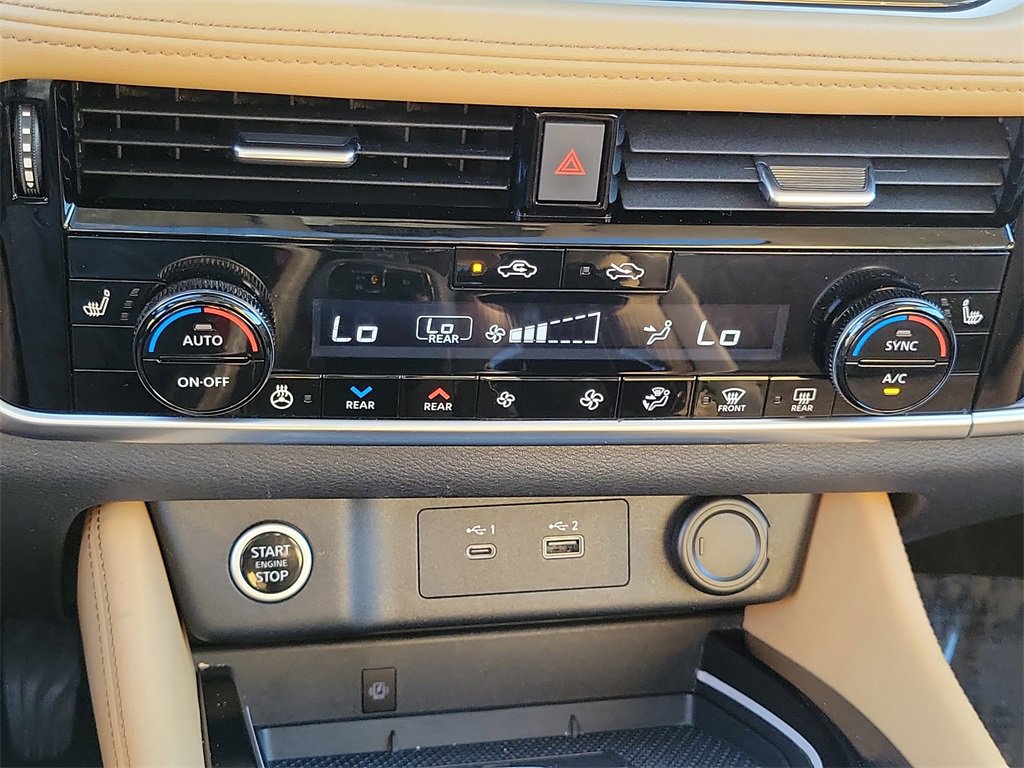 Used 2022 Nissan Rogue Platinum w/ Head-Up Display Package image 11