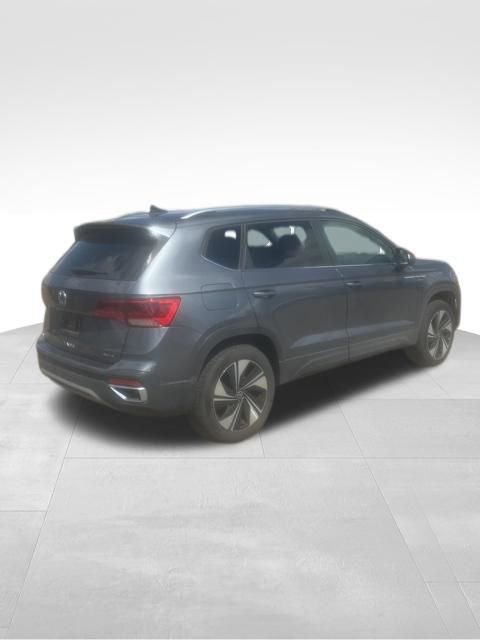Used 2024 Volkswagen Taos SE AWD/4WD image 9