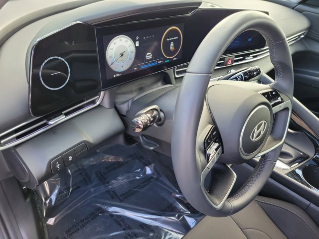 Certified 2025 Hyundai Elantra SEL image 16