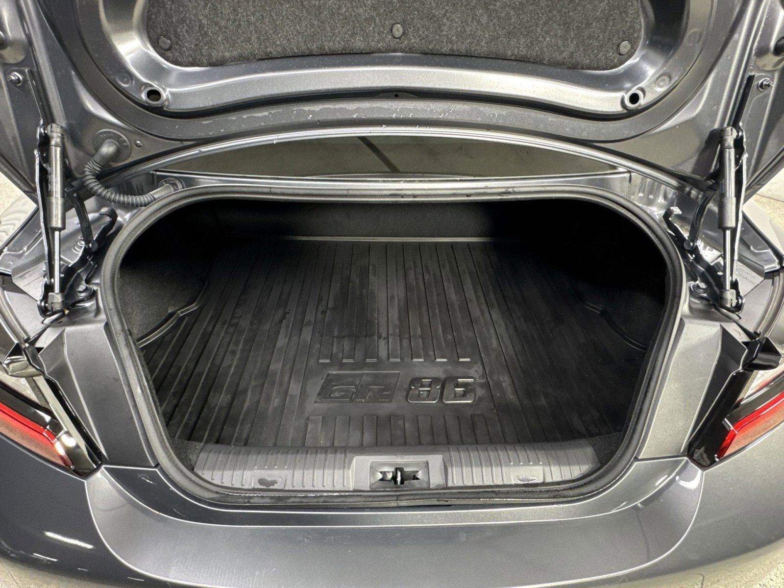 Used 2025 Toyota GR86 Premium w/ Performance Package image 37