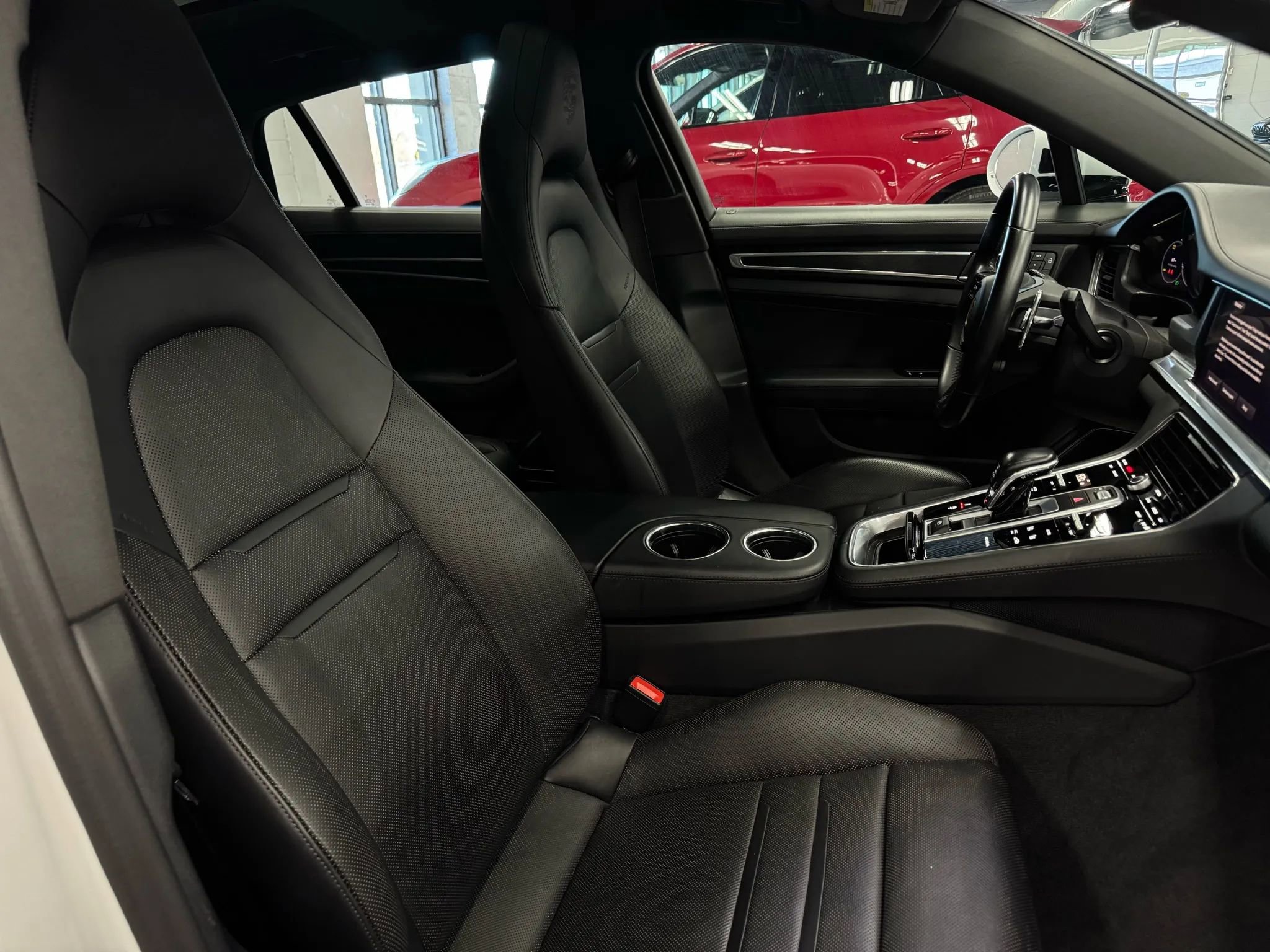 Used 2023 Porsche Panamera 4 Platinum Edition image 29