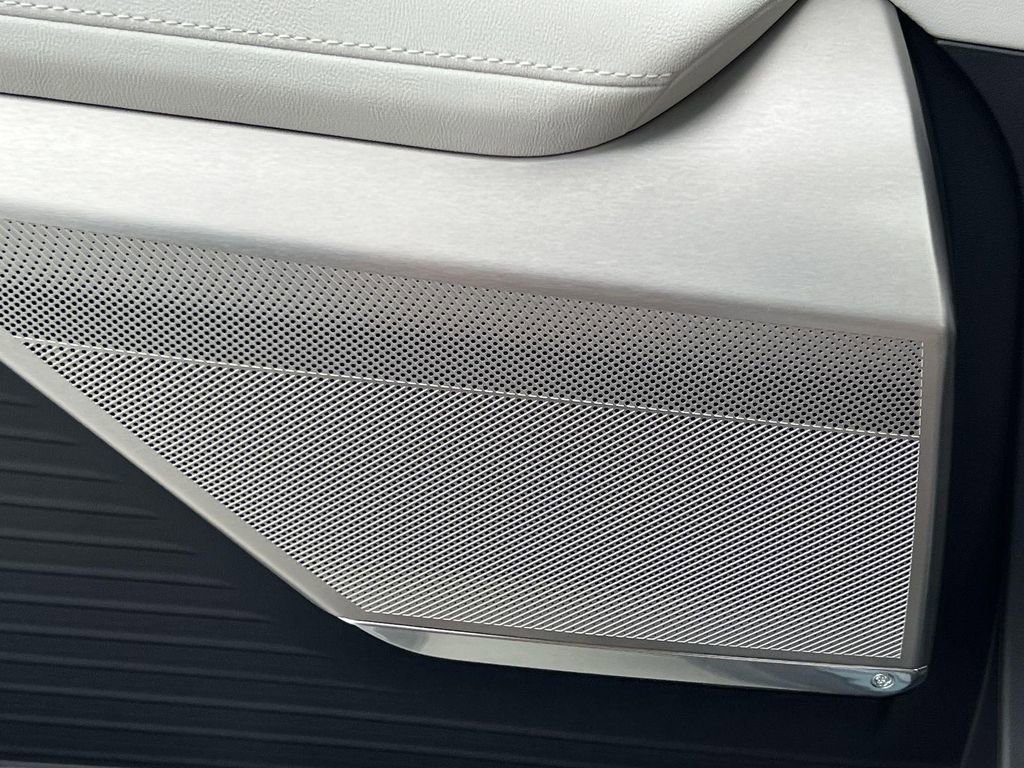 New 2026 Cadillac Vistiq Luxury image 24