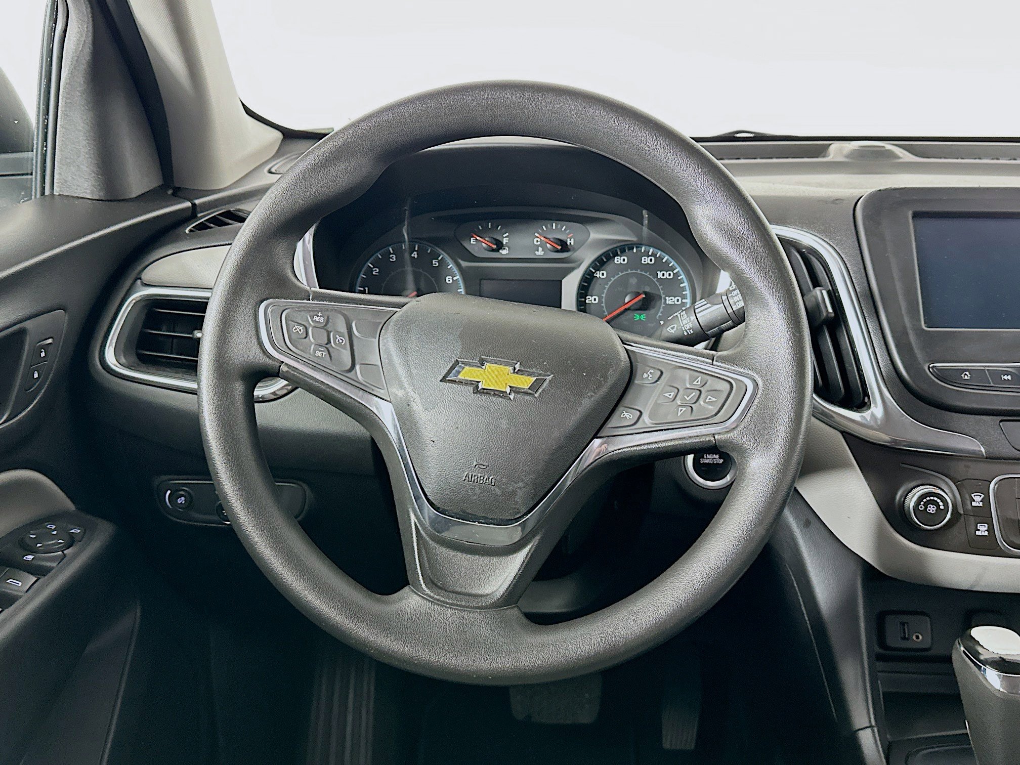 Used 2018 Chevrolet Equinox LS image 17