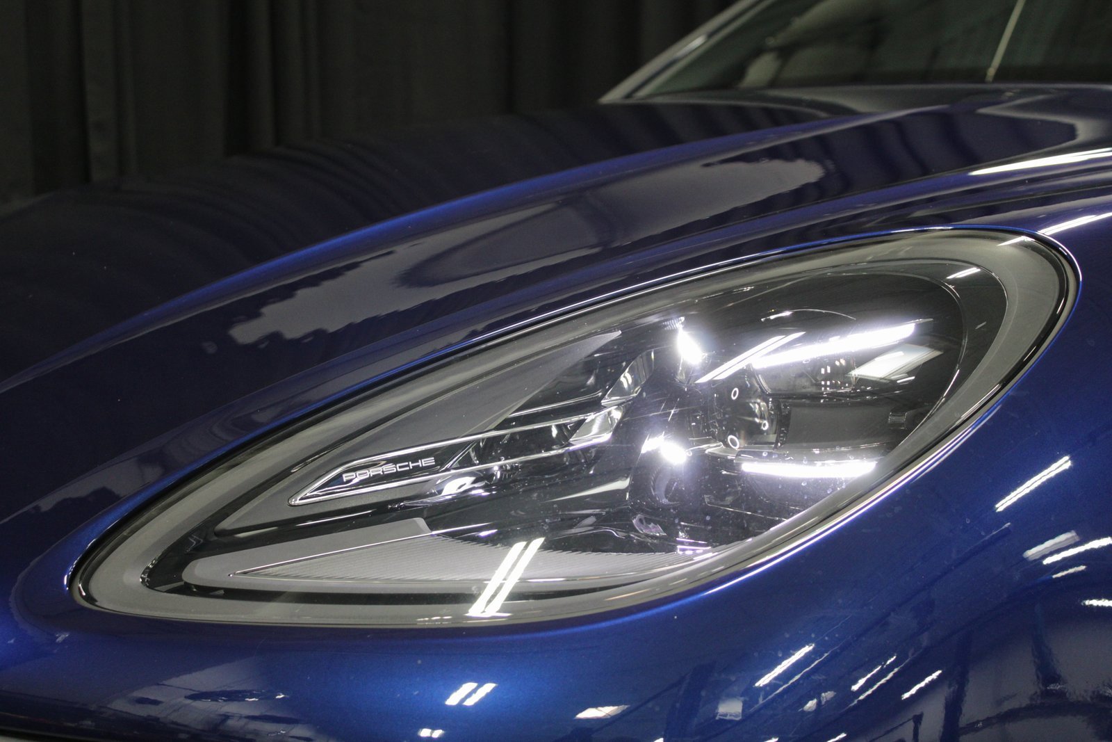 Certified 2025 Porsche Macan image 15