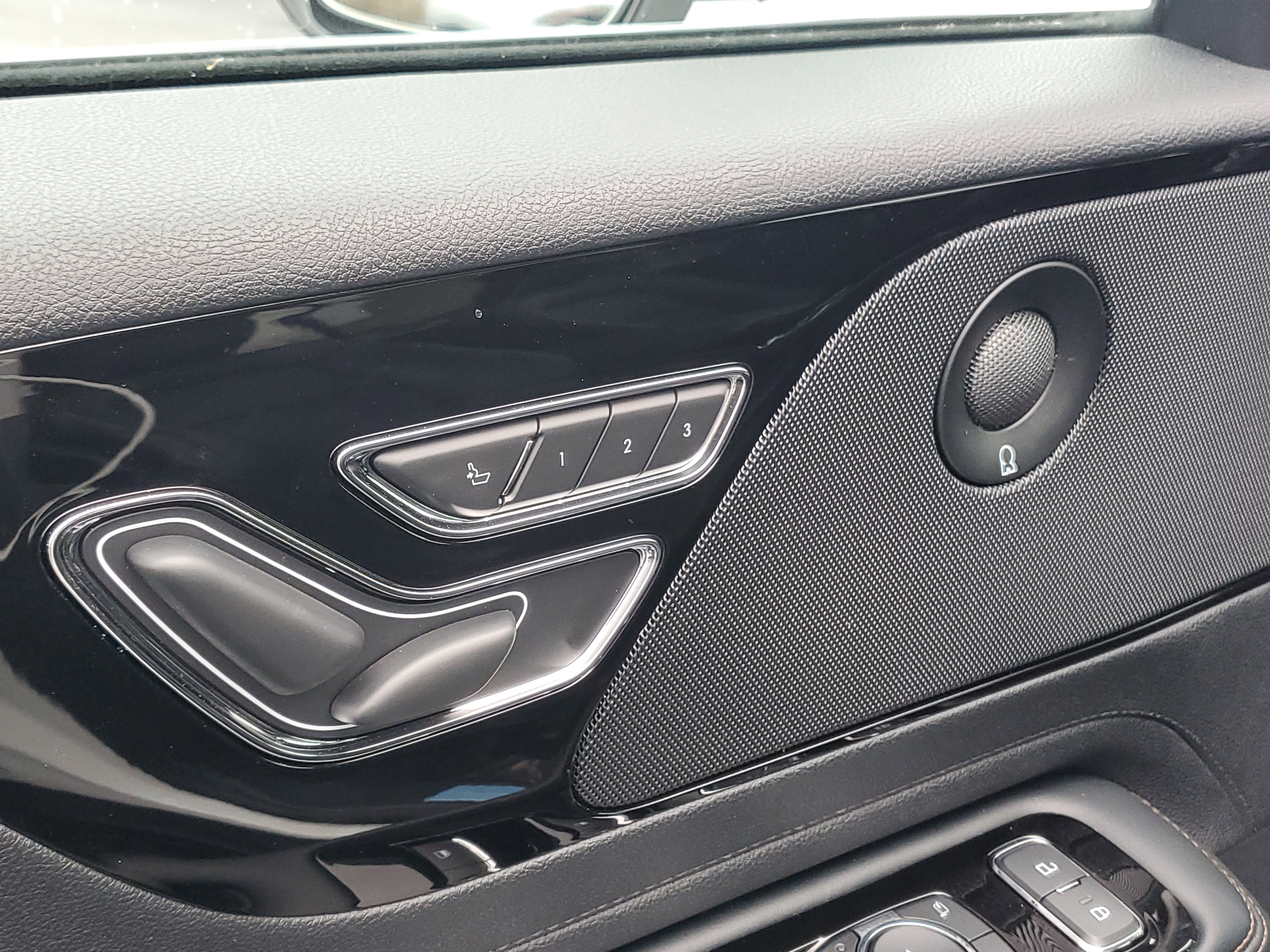 New 2025 Lincoln Aviator AWD w/ Equipment Group 101A image 9