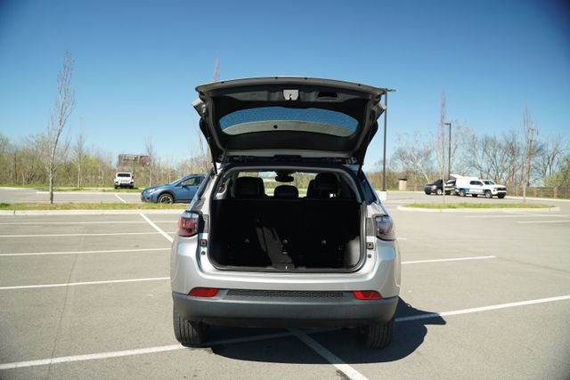 Used 2022 Jeep Compass Latitude w/ Convenience Group image 17