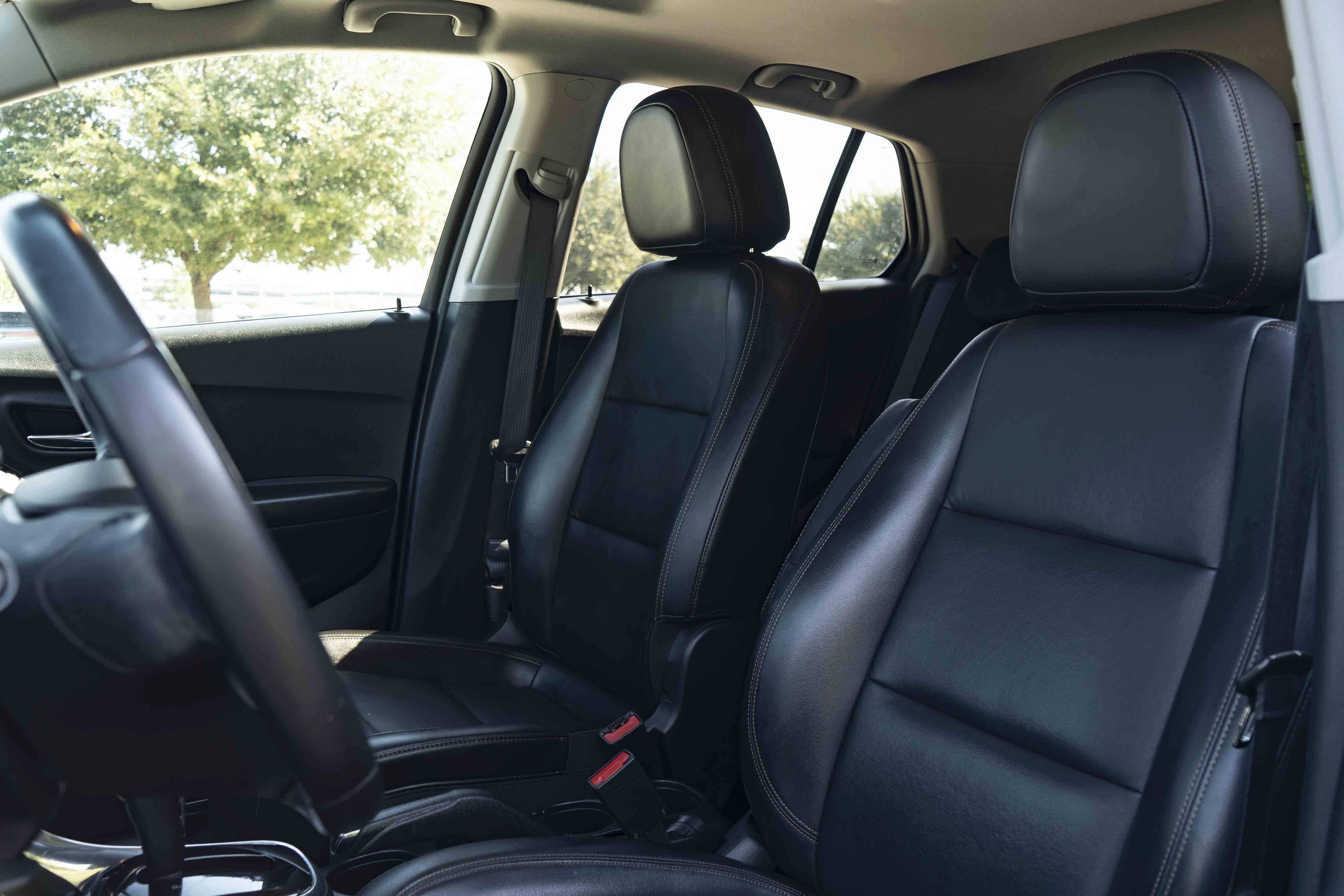 Used 2020 Chevrolet Trax Premier FWD image 16