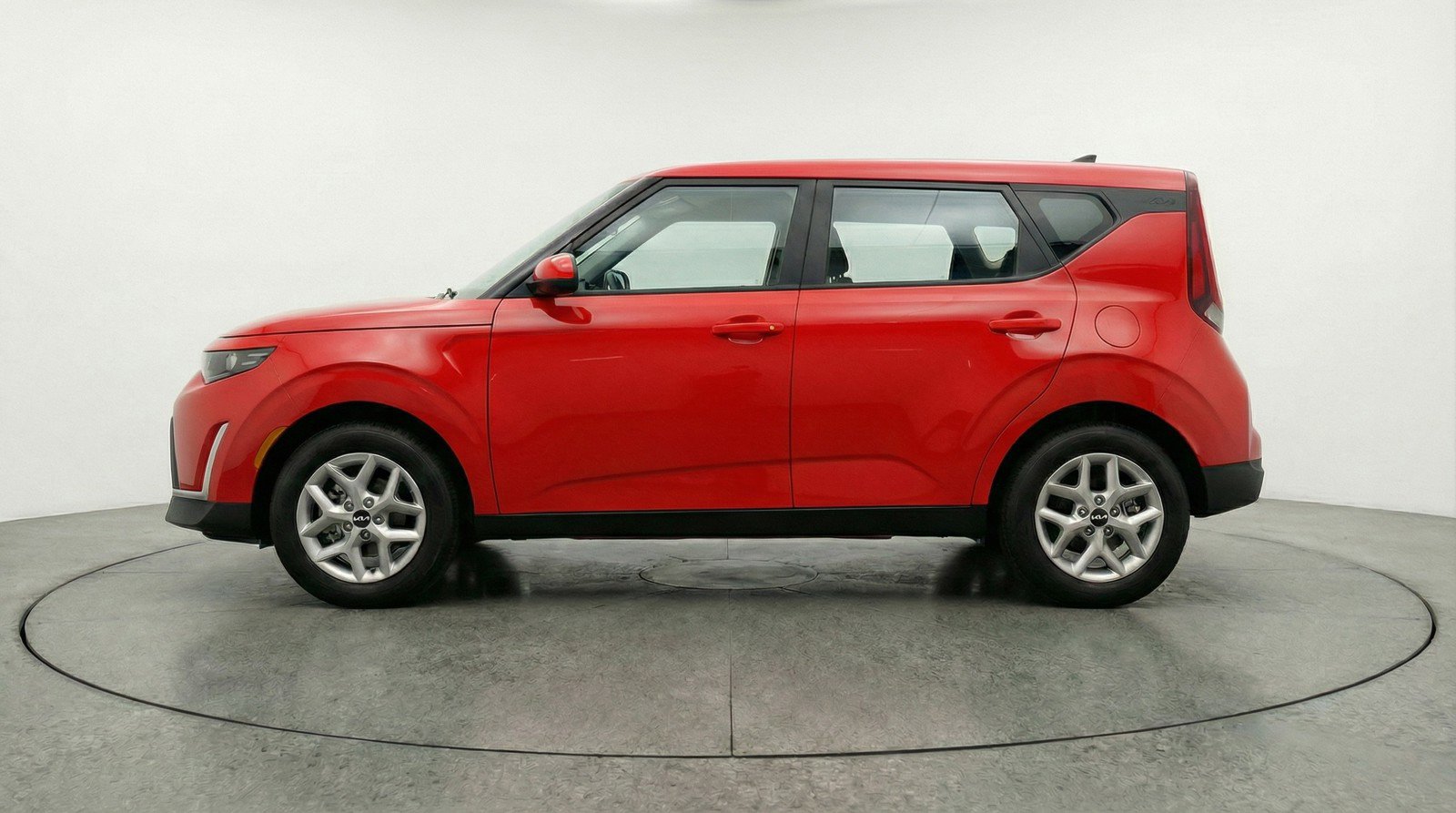 Used 2025 Kia Soul LX w/ LX Technology Package image 5