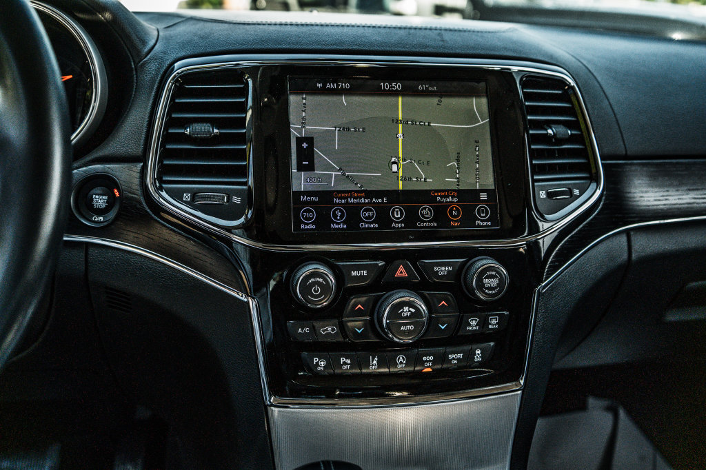 Used 2019 Jeep Grand Cherokee Summit AWD/4WD image 28
