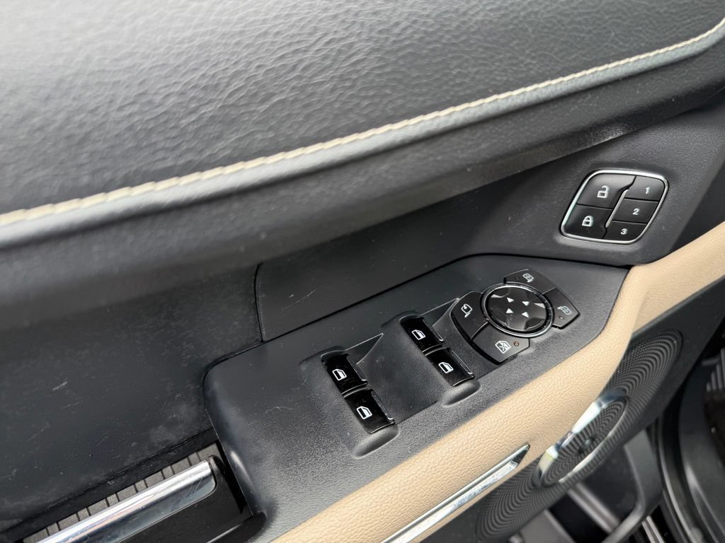 Used 2022 Ford Expedition Limited AWD/4WD image 29