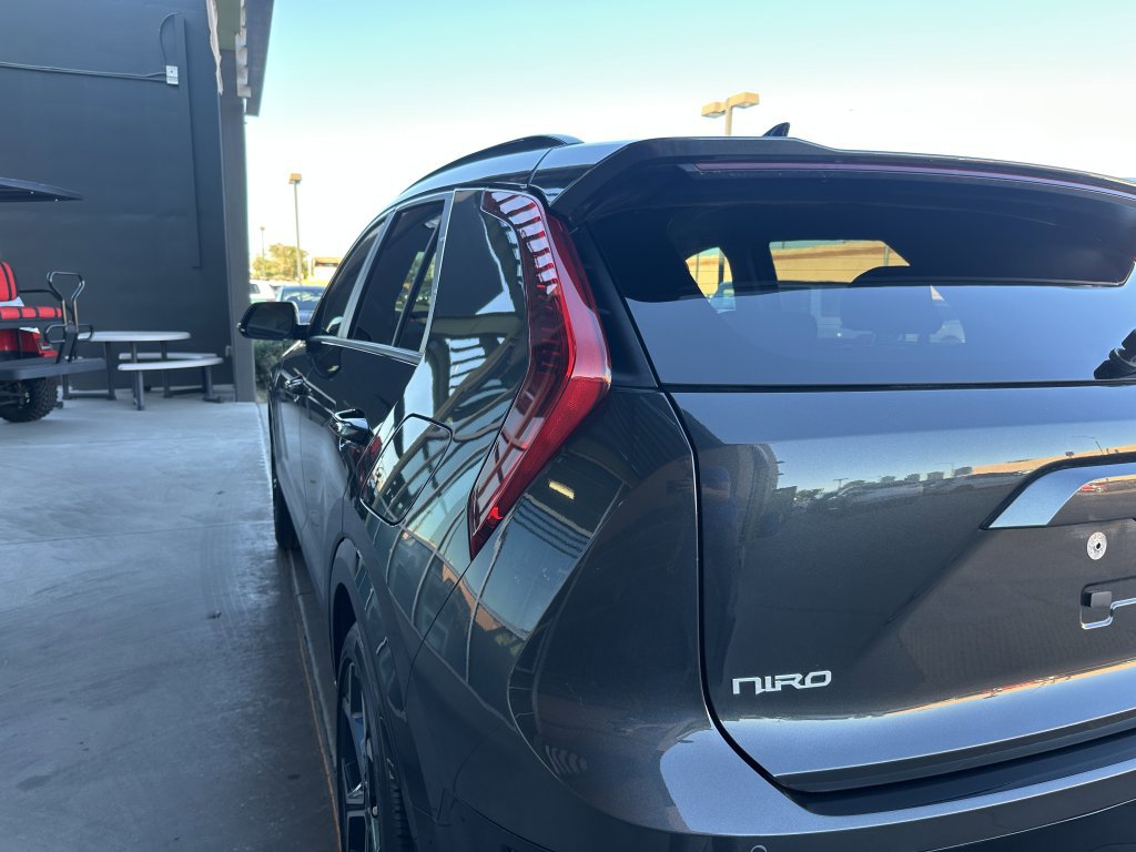 Used 2023 Kia Niro EX Touring image 15
