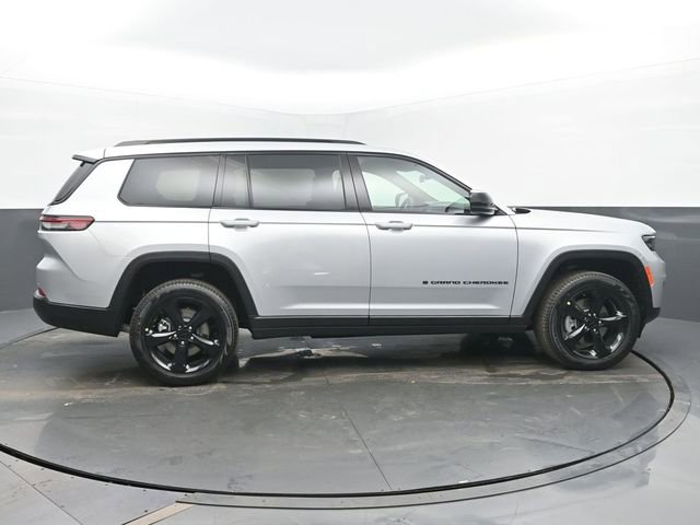 New 2025 Jeep Grand Cherokee L Limited w/ Black Appearance Package image 6