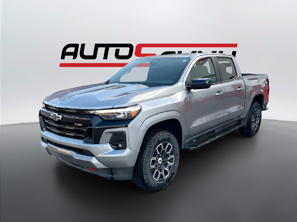 Used 2024 Chevrolet Colorado Z71 w/ Z71 Convenience Package 2 AWD/4WD image 3