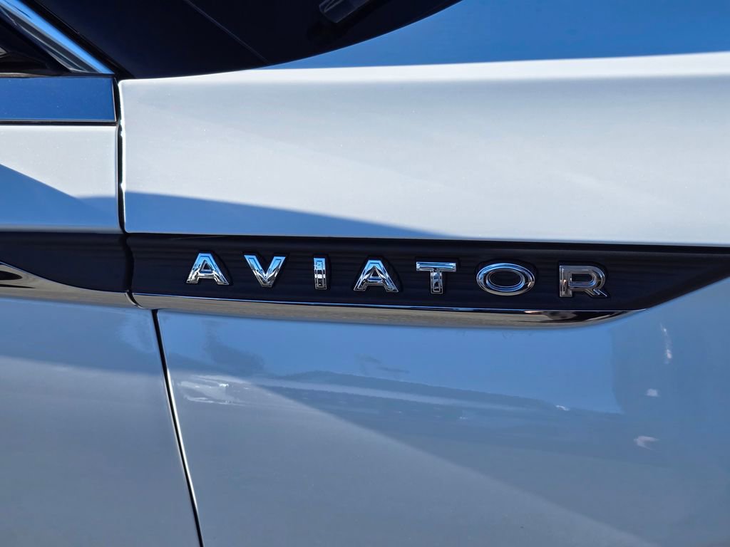 Used 2024 Lincoln Aviator Reserve w/ Class IV Trailer Tow Package image 5